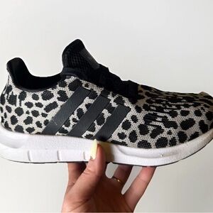 Adidas Swift Run Leopard Print Women’s Sneakers – Size US 8.5